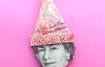 Queenelizabeth Feather Hat エリザベス女王2世 フェザーハット Piro Money Origami World